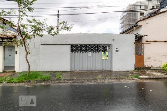 Fachada de casa para alugar com 7 quartos, 400m² em Sagrada Família, Belo Horizonte