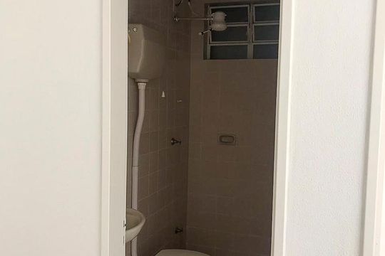 Banheiro de apartamento à venda com 1 quarto, 70m² em Sarandi, Porto Alegre