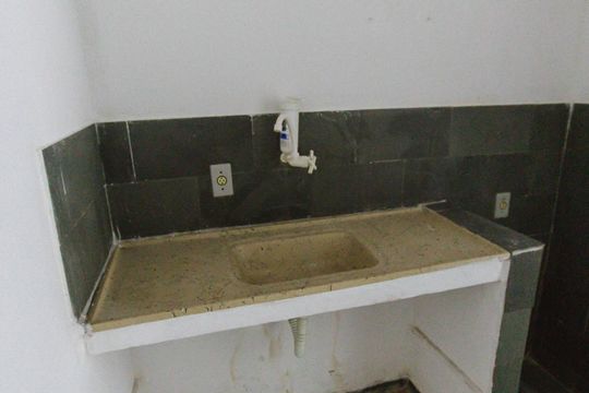 Cozinha de kitnet/studio para alugar com 1 quarto, 15m² em Freguesia (jacarepaguá), Rio de Janeiro