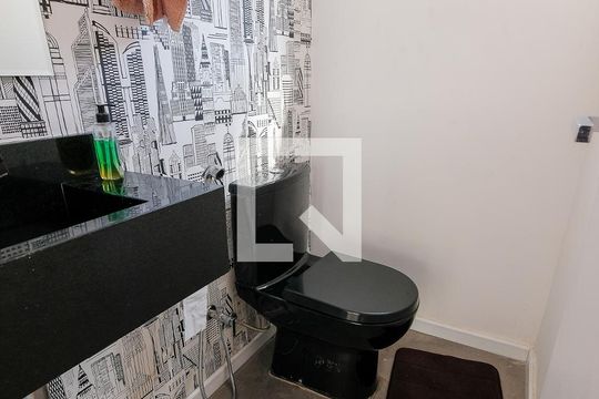 Banheiro de casa à venda com 3 quartos, 440m² em Vila Isabel, Rio de Janeiro