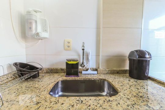 Cozinha de apartamento à venda com 2 quartos, 60m² em Taquara, Rio de Janeiro