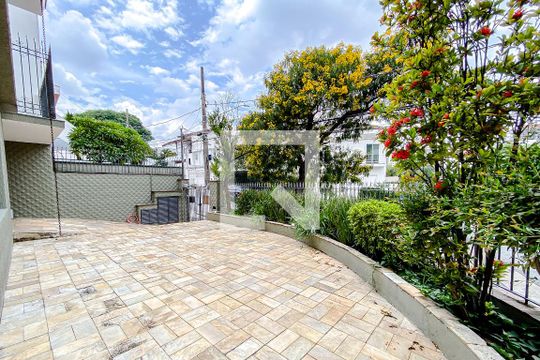 Garagem de casa à venda com 5 quartos, 400m² em Jardim da Glória, São Paulo