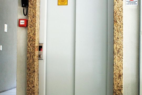 Elevador de apartamento para alugar com 2 quartos, 60m² em Vila Nova, Novo Hamburgo