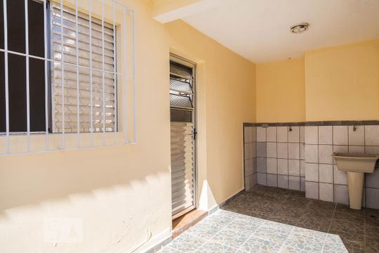 Área de Serviço de casa para alugar com 2 quartos, 80m² em Vila Santana, São Paulo