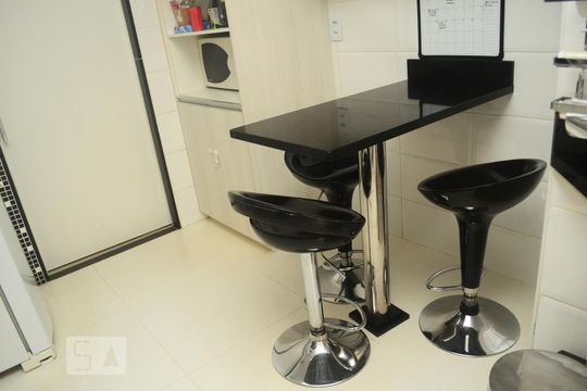 Cozinha de apartamento à venda com 3 quartos, 83m² em Guará Ii, Brasília