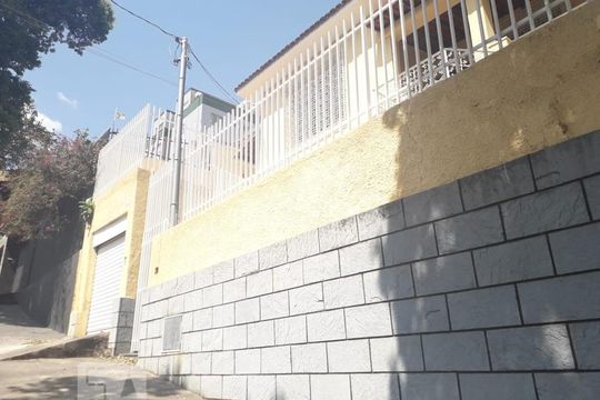 Casa à venda com 3 quartos, 290m² em Serra, Belo Horizonte