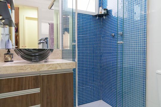 Banheiro social de apartamento para alugar com 2 quartos, 84m² em Jardim Zaira, Guarulhos