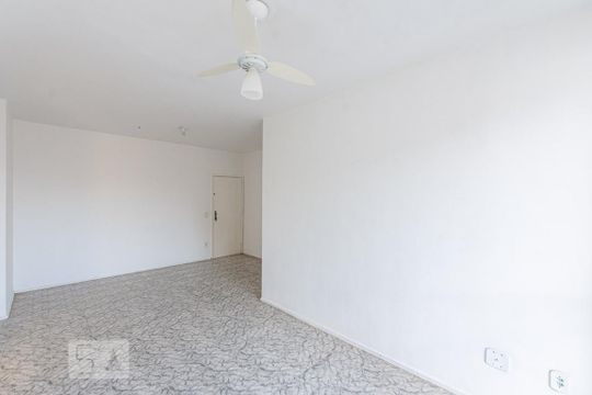 Sala de apartamento à venda com 2 quartos, 110m² em Ingá, Niterói