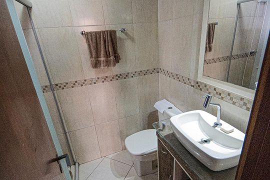 Banheiro de apartamento à venda com 2 quartos, 80m² em Centro, São Leopoldo