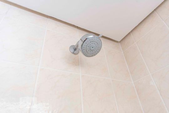 Chuveiro  de kitnet/studio à venda com 1 quarto, 50m² em Centro, Santo André