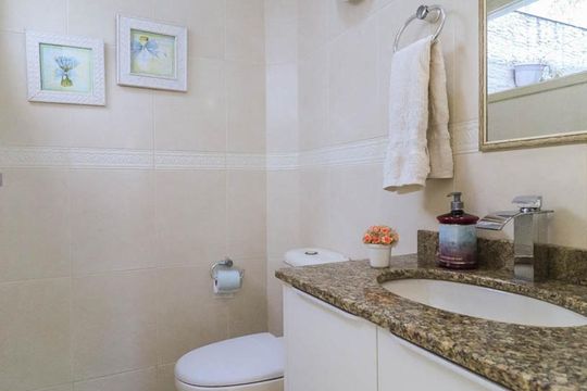 Lavabo de casa à venda com 4 quartos, 290m² em Anil, Rio de Janeiro