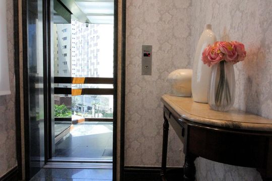 Hall de Entrada de apartamento à venda com 4 quartos, 216m² em Santana, São Paulo