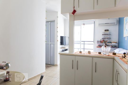 Sala / Quarto de kitnet/studio à venda com 1 quarto, 29m² em Consolação, São Paulo