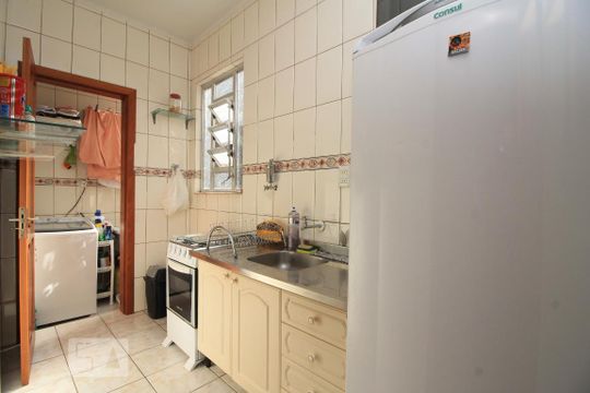 Cozinha de apartamento à venda com 1 quarto, 53m² em Floresta, Porto Alegre