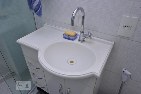 Banheiro de apartamento à venda com 2 quartos, 62m² em Jardim Guanabara, Rio de Janeiro