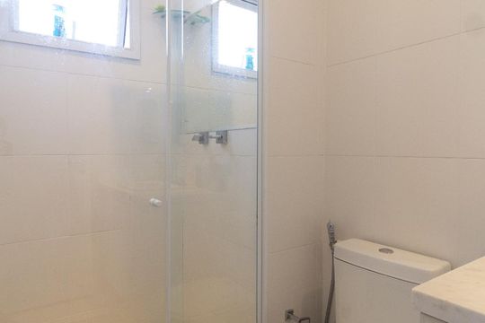 Banheiro da Suíte de apartamento à venda com 2 quartos, 58m² em Brooklin Paulista, São Paulo