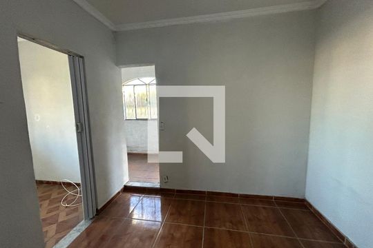Sala de casa para alugar com 1 quarto, 36m² em Todos Os Santos, Rio de Janeiro