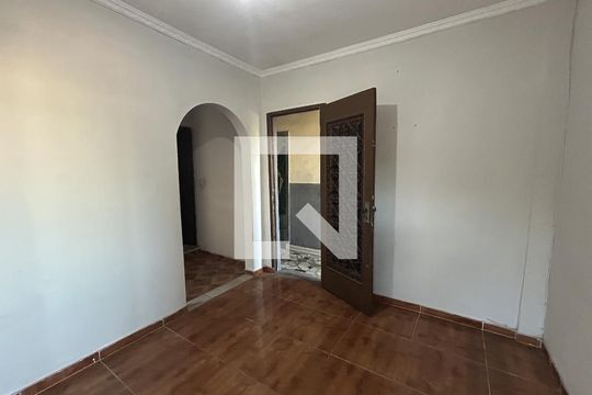 Sala de casa para alugar com 1 quarto, 36m² em Todos Os Santos, Rio de Janeiro