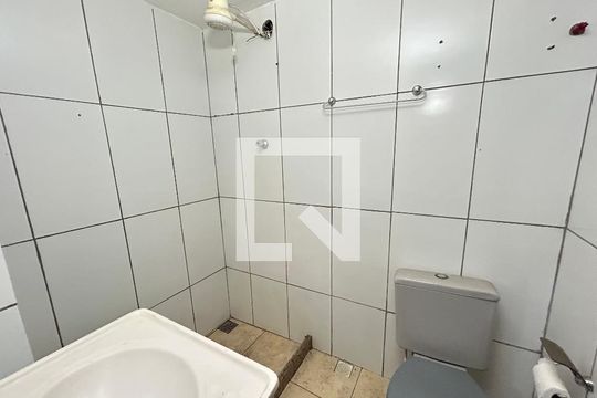 Banheiro de casa para alugar com 1 quarto, 36m² em Todos Os Santos, Rio de Janeiro