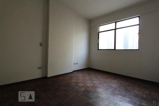 Quarto 1 de apartamento para alugar com 2 quartos, 57m² em Rebouças, Curitiba