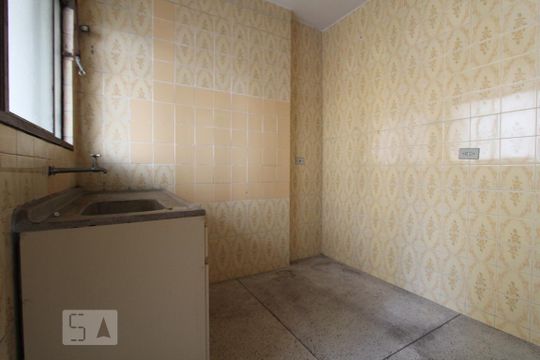 Cozinha de apartamento para alugar com 2 quartos, 57m² em Rebouças, Curitiba