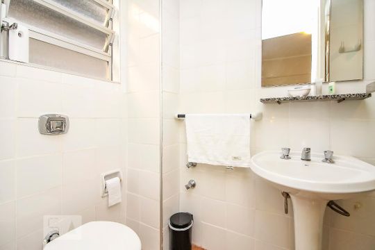 Banheiro - Suite  de kitnet/studio à venda com 1 quarto, 20m² em Centro Histórico, Porto Alegre