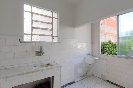 Cozinha e Área de Serviço de apartamento para alugar com 2 quartos, 53m² em Cascadura, Rio de Janeiro