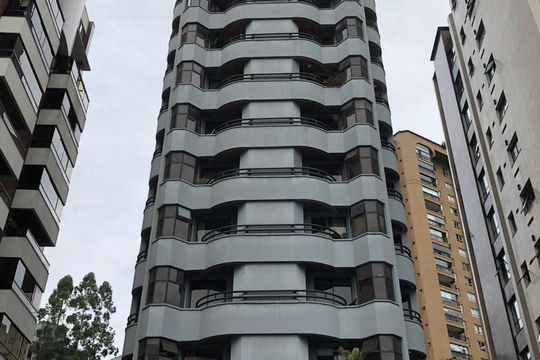 Fachada de apartamento para alugar com 1 quarto, 33m² em Vila Suzana, São Paulo