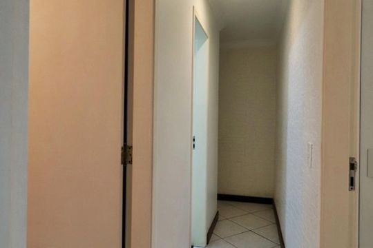 Corredor de apartamento à venda com 3 quartos, 150m² em Recreio dos Bandeirantes, Rio de Janeiro