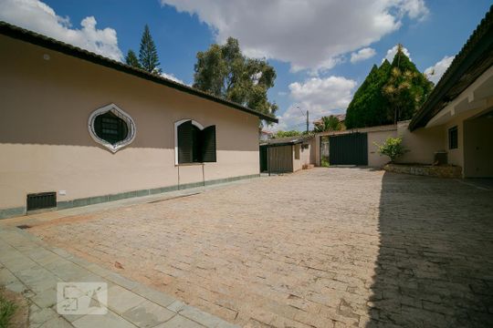 Quintal de casa à venda com 4 quartos, 570m² em Parque Taquaral, Campinas