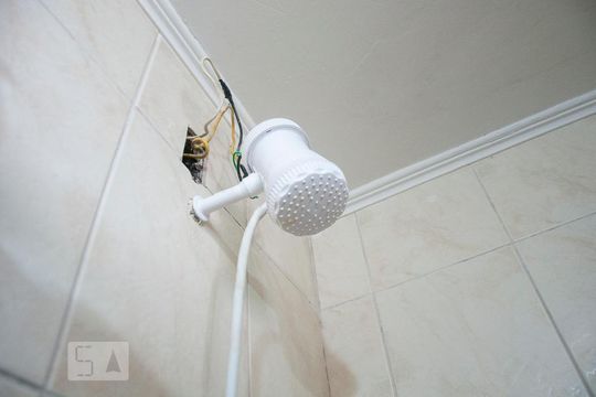 Banheiro de apartamento à venda com 2 quartos, 81m² em Medianeira, Porto Alegre