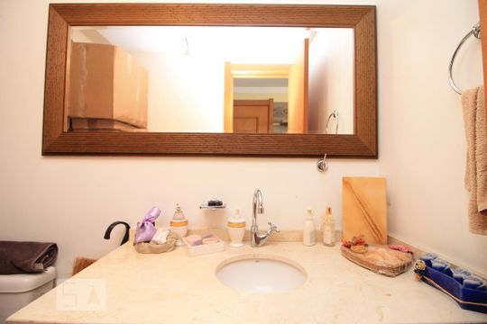 Lavabo de apartamento à venda com 3 quartos, 120m² em Passo da Areia, Porto Alegre