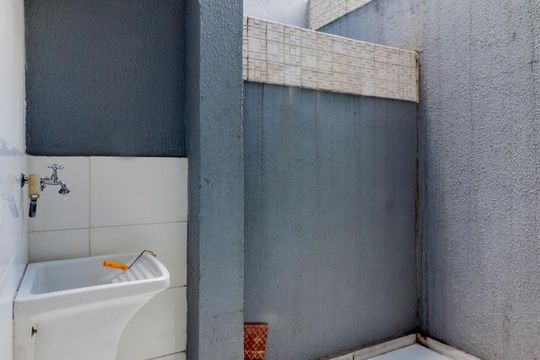 Área de serviço de casa de condomínio à venda com 2 quartos, 55m² em Vila Antonieta, São Paulo