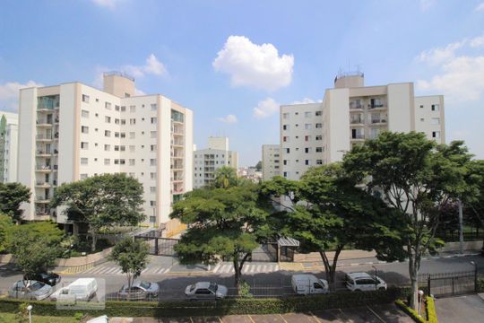 Vista de apartamento à venda com 2 quartos, 63m² em Vila Amélia, São Paulo