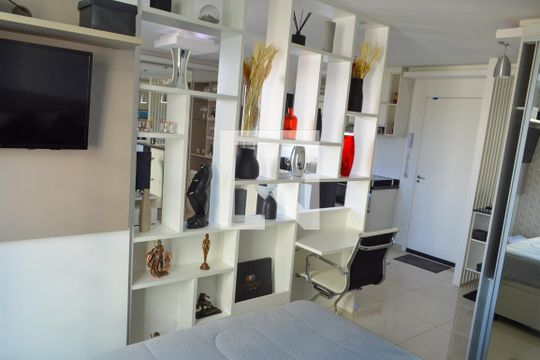 Quarto de apartamento à venda com 1 quarto, 37m² em Taquara, Rio de Janeiro