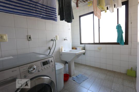 area de serviço de apartamento à venda com 4 quartos, 205m² em Vila Suzana, São Paulo