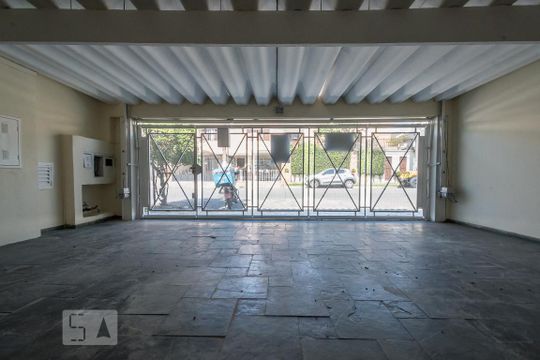 Garagem de casa à venda com 3 quartos, 370m² em Campo Belo, São Paulo