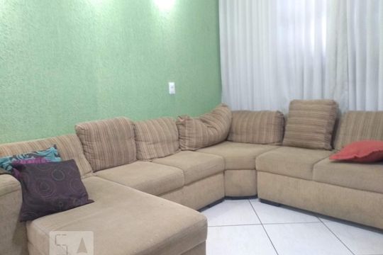 Casa para alugar com 5 quartos, 200m² em Carlos Prates, Belo Horizonte