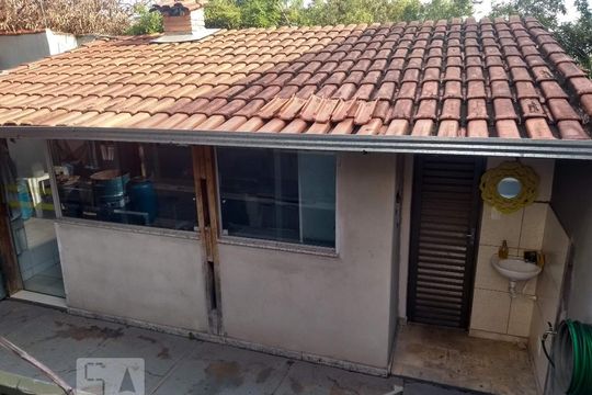 Casa para alugar com 5 quartos, 200m² em Carlos Prates, Belo Horizonte