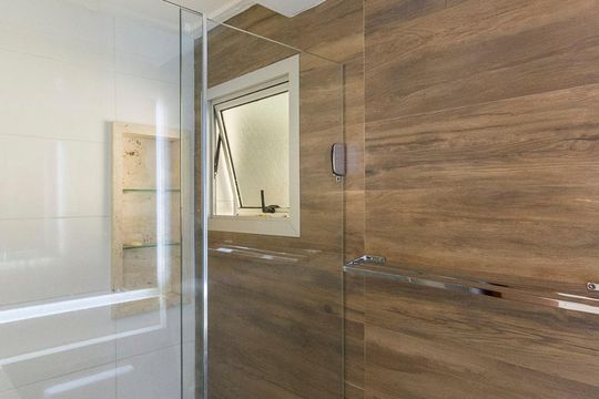 Banheiro de apartamento para alugar com 2 quartos, 64m² em Jaguaribe, Osasco