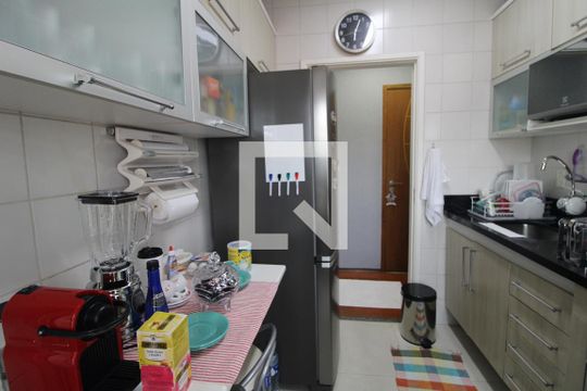 Cozinha de apartamento à venda com 2 quartos, 54m² em Jardim Santa Cruz (campo Grande), São Paulo