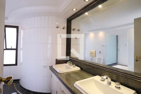 Banheiro do Quarto 3 de apartamento para alugar com 3 quartos, 165m² em Parque da Mooca, São Paulo
