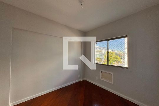 Quarto  de apartamento para alugar com 2 quartos, 85m² em Recreio dos Bandeirantes, Rio de Janeiro