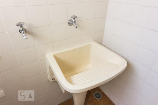 Área de Serviço de apartamento para alugar com 2 quartos, 64m² em Vila Ester (zona Norte), São Paulo