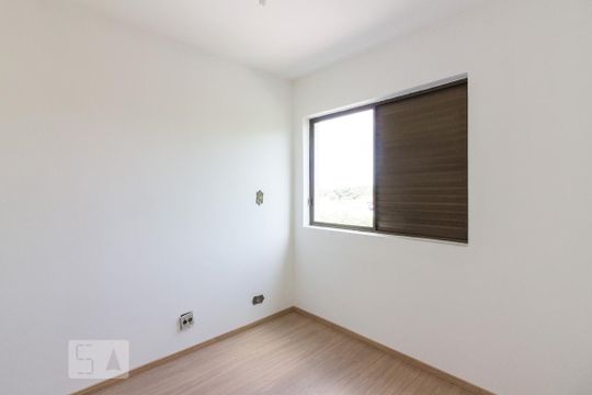 Quarto 2 de apartamento para alugar com 2 quartos, 64m² em Vila Ester (zona Norte), São Paulo