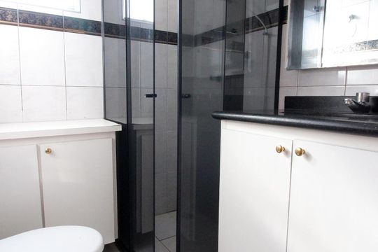 Banheiro de apartamento à venda com 2 quartos, 54m² em Tucuruvi, São Paulo