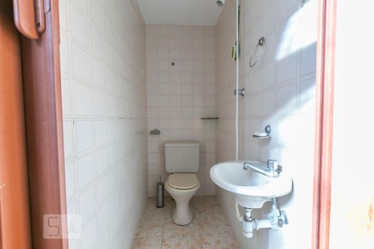 Banheiro de Serviço de apartamento para alugar com 3 quartos, 84m² em Freguesia do Ó, São Paulo