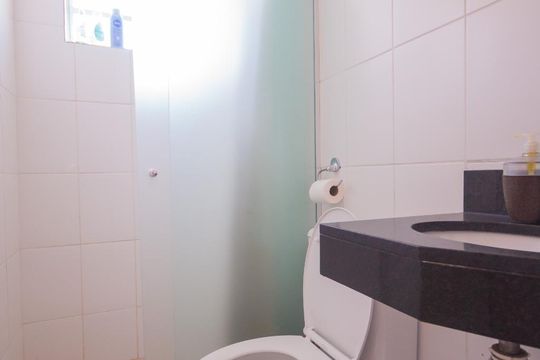 Banheiro de apartamento para alugar com 2 quartos, 61m² em São João Batista (venda Nova), Belo Horizonte