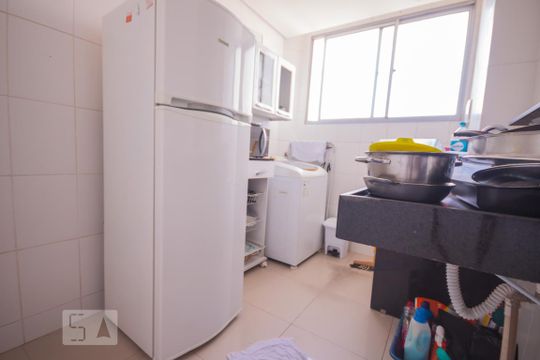 Cozinha de apartamento para alugar com 2 quartos, 61m² em São João Batista (venda Nova), Belo Horizonte