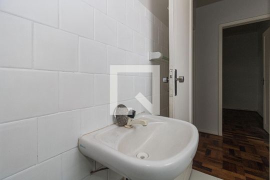 Banheiro de apartamento para alugar com 2 quartos, 65m² em São Geraldo, Porto Alegre